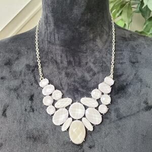 Women's Mother Of Pearl Silver Chain Geometric Gemstone Decor Pendant Necklace